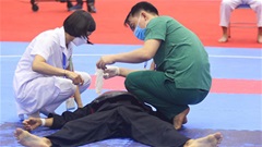 Đánh đối thủ đi bất tỉnh, võ sĩ Pencak Silat của Indonesia mất vàng đắng cay